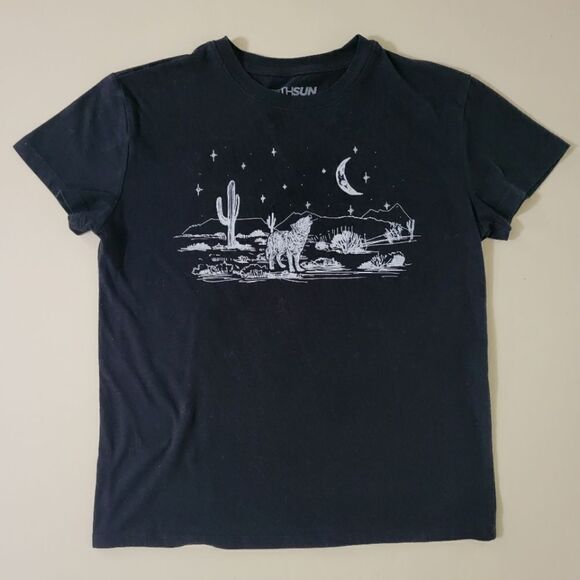 Fifth Sun Howling Wolf In The Desert Crewneck Black Short Sleeve Tee - Picture 4 of 11